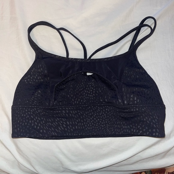 Two lulu bras unsure of the name - Picture 4 of 5